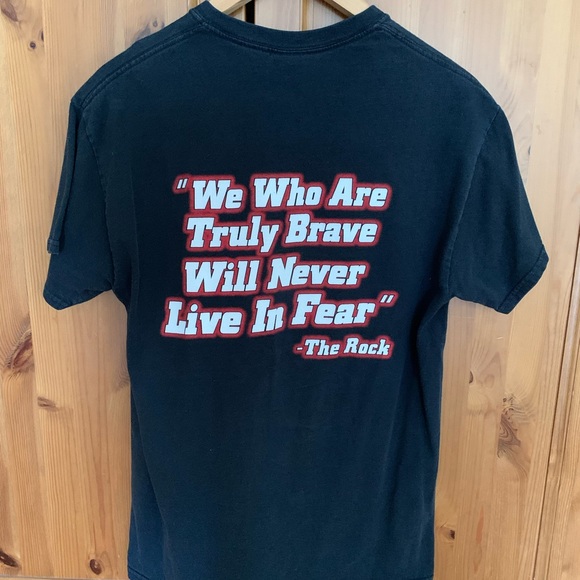 WWF/WWE The Rock Just Bring It American Shirt 2001 - Picture 2 of 2